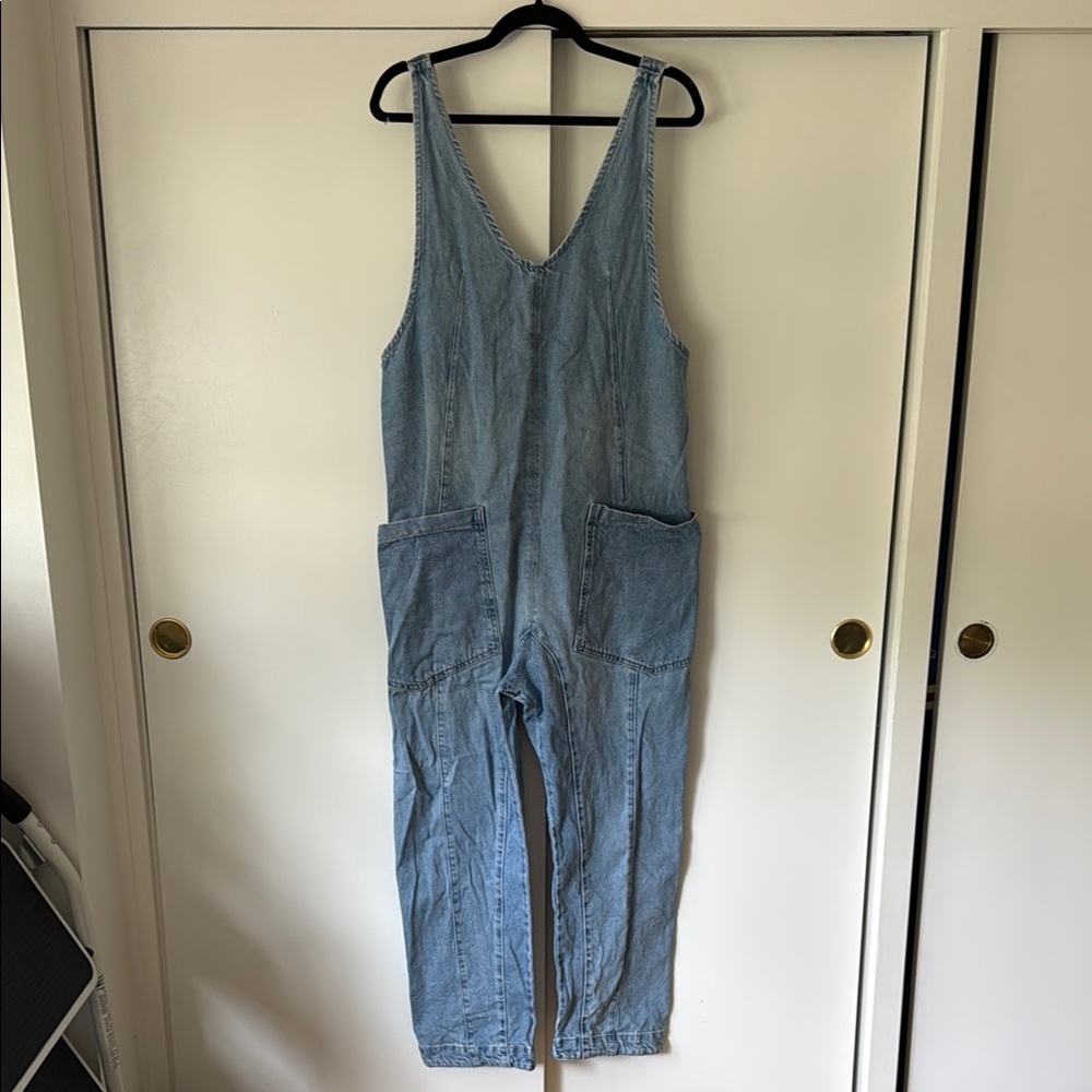 We The Free denim overalls
Excellent, like new condition 
Smoke & pet Free home